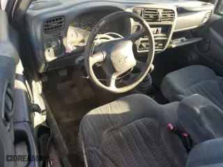 2000 Chevrolet S-10 LS with VIN 1GCCS1444YK108860, listed as a Copart auction lot 85154724 with 378,810 mi miles and Clean Title. Bid and sale history available at carsss.com. Image 8.