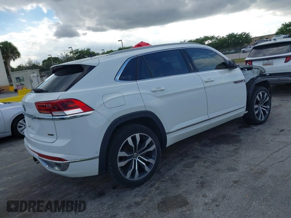 2021 Volkswagen Atlas SEL Premium R-Line with VIN 1V2FE2CA2MC206046, listed as a IAAI auction lot 41547596 with 13,805 mi miles and . Bid and sale history available at DreamBid. Image 4.