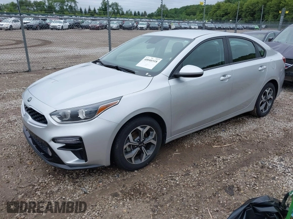 2021 Kia Forte FE z VIN 3KPF24AD6ME286740, wystawiony jako IAAI lot #40040318 z przebiegiem 60 179 mil mil oraz . Historia ofert i sprzedaży dostępna na DreamBid. Obrazek 2.