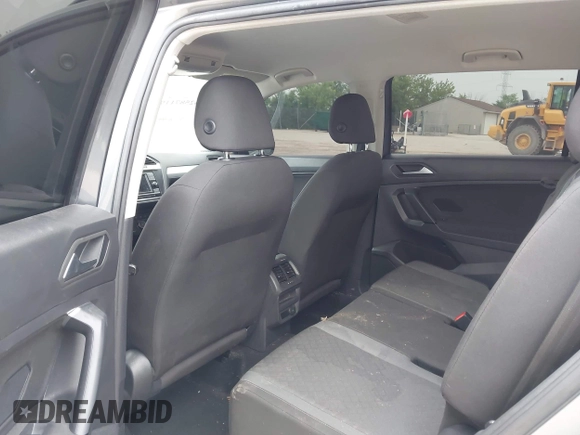 2019 Volkswagen Tiguan S с VIN 3VV1B7AX1KM062009, выставлен на аукционе IAAI как лот 42587119 с пробегом 57 836 миль миль и . История ставок и продаж доступна на DreamBid. Изображение 8.
