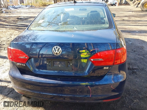 2014 Volkswagen Jetta Sedan SE w/Connectivity with VIN 3VWD07AJ0EM440285, listed as a IAAI auction lot 41259140 with 92,346 mi miles. Bid and sale history available at carsss.com. Image 16.
