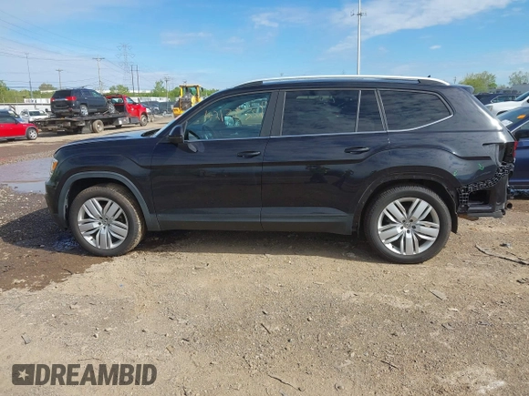 2019 Volkswagen Atlas SE with VIN 1V2UR2CA3KC613611, listed as a IAAI auction lot 42135382 with 62,514 mi miles and . Bid and sale history available at DreamBid. Image 15.