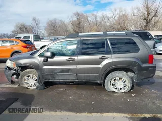 2005 Mitsubishi Endeavor Limited z VIN 4A4MN41SX5E013464, wystawiony jako IAAI lot #41583697 z przebiegiem 161 349 mil mil oraz . Historia ofert i sprzedaży dostępna na DreamBid. Obrazek 14.