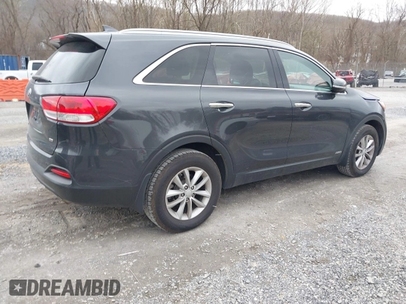 2017 Kia Sorento LX with VIN 5XYPGDA33HG333647, listed as a IAAI auction lot 41684357 with 93,841 mi miles. Bid and sale history available at carsss.com. Image 4.