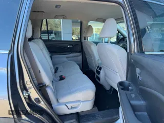 2017 Honda Pilot EX with VIN 5FNYF6H32HB005734, listed as a Copart auction lot 43256325 with 192,849 mi miles and Clean Title. Bid and sale history available at DreamBid. Image 6.