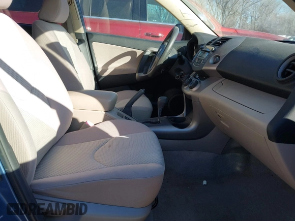 2006 Toyota RAV4 with VIN JTMBD33V565031424, listed as a IAAI auction lot 41457049 with 207,715 mi miles. Bid and sale history available at carsss.com. Image 5.