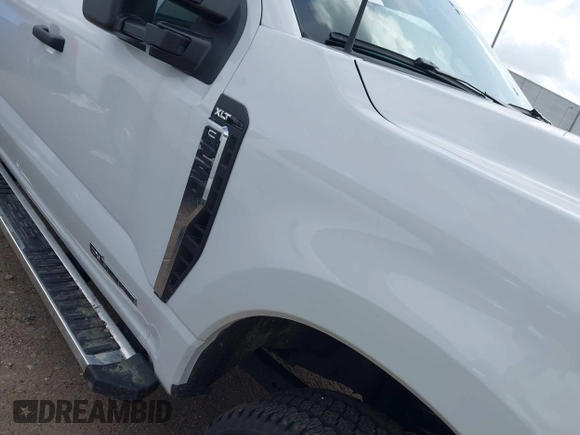 2025 Ford F-250 XL with VIN 1FT7W2BT9SEC54537, listed as a IAAI auction lot 42714592 with 6,334 mi miles and . Bid and sale history available at DreamBid. Image 6.