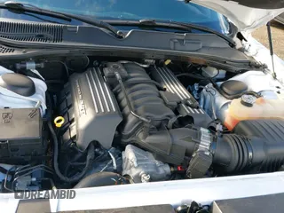 2017 Dodge Challenger 392 Hemi Scat Pack Shaker z VIN 2C3CDZFJ6HH597723, wystawiony jako IAAI lot #41552338 z przebiegiem 40 568 mil mil oraz . Historia ofert i sprzedaży dostępna na DreamBid. Obrazek 19.