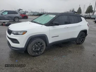 2023 Jeep Compass Altitude z VIN 3C4NJDBN3PT509497, wystawiony jako Copart lot #44971665 z przebiegiem 10 311 mil mil oraz Szkoda całkowita • Salvage title. Historia ofert i sprzedaży dostępna na DreamBid. Obrazek 1.