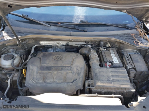 2018 Volkswagen Tiguan SEL with VIN 3VV3B7AX6JM015971, listed as a IAAI auction lot 41712580 with 138,681 mi miles. Bid and sale history available at carsss.com. Image 10.