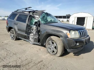 2005 Jeep Grand Cherokee Limited with VIN 1J8HR58235C662715, listed as a Copart auction lot 53283215 with 110,311 mi miles and Salvage Title. Bid and sale history available at carsss.com. Image 4.