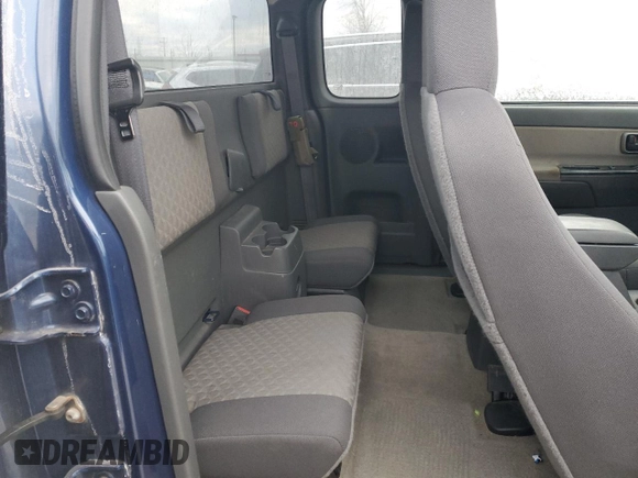 2005 GMC Canyon SLE Z71 with VIN 1GTDT196758194735, listed as a Copart auction lot 82189764 with 135,415 mi miles and Clean Title. Bid and sale history available at carsss.com. Image 10.