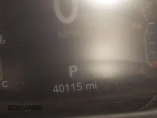 2022 Jeep Gladiator Rubicon z VIN 1C6JJTBG3NL111054, wystawiony jako IAAI lot #40793144 z przebiegiem 40 115 mil mil oraz . Historia ofert i sprzedaży dostępna na DreamBid. Obrazek 16.