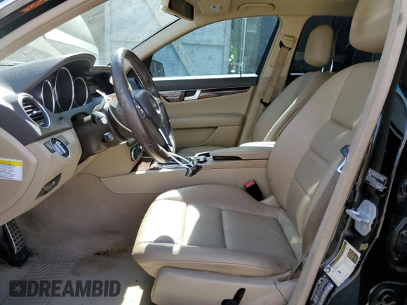 2013 Mercedes-Benz C 250 Sport z VIN WDDGF4HB9DA754630, wystawiony jako Copart lot #56878755 z przebiegiem 181 668 mil mil oraz Szkoda całkowita • Salvage title. Historia ofert i sprzedaży dostępna na DreamBid. Obrazek 7.
