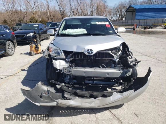 2011 Scion xD z VIN JTKKU4B45B1014759, wystawiony jako Copart lot #47966205 z przebiegiem 73 830 mil mil oraz Szkody całkowita. Historia ofert i sprzedaży dostępna na DreamBid. Obrazek 5.