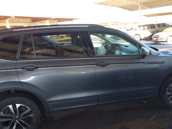 2022 Volkswagen Tiguan S with VIN 3VV1B7AX8NM146414, listed as a IAAI auction lot 41773162 with 115,193 mi miles. Bid and sale history available at carsss.com. Image 13.