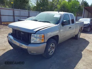 2007 Chevrolet Silverado 1500 LT w/2LT with VIN 2GCEC19J871599355, listed as a IAAI auction lot 41992581 with 261,925 mi miles. Bid and sale history available at carsss.com. Image 2.