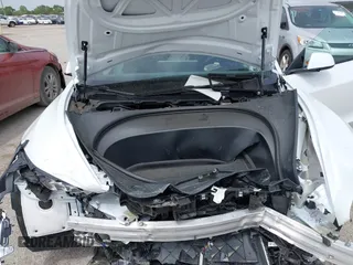 2024 Tesla Model 3 z VIN 5YJ3E1EAXRF853350, wystawiony jako IAAI lot #41946954 z przebiegiem Nie podano mil oraz . Historia ofert i sprzedaży dostępna na DreamBid. Obrazek 10.