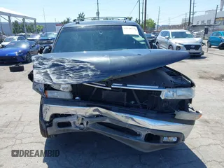 2005 Chevrolet Suburban LT z VIN 3GNGC26G85G249890, wystawiony jako IAAI lot #42348239 z przebiegiem 185 416 mil mil oraz . Historia ofert i sprzedaży dostępna na DreamBid. Obrazek 13.