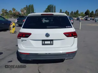 2020 Volkswagen Tiguan SE z VIN 3VV3B7AX8LM120160, wystawiony jako IAAI lot #42316791 z przebiegiem 38 702 mil mil oraz . Historia ofert i sprzedaży dostępna na DreamBid. Obrazek 16.