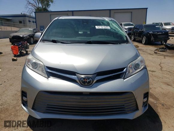 2020 Toyota Sienna XLE z VIN 5TDDZ3DC6LS228289, wystawiony jako Copart lot #57181645 z przebiegiem 69 830 mil mil oraz Szkoda całkowita • Salvage title. Historia ofert i sprzedaży dostępna na DreamBid. Obrazek 5.