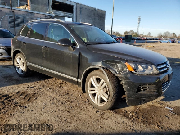 2012 Volkswagen Touareg Sport z VIN WVGEF9BP9CD006844, wystawiony jako Copart lot #43216485 z przebiegiem 120 059 mil mil oraz Szkoda całkowita • Salvage title. Historia ofert i sprzedaży dostępna na DreamBid. Obrazek 4.