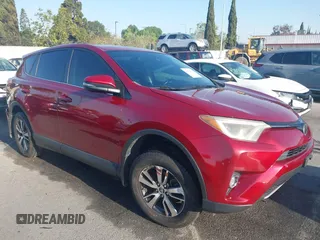 2018 Toyota RAV4 XLE with VIN JTMWFREV8JD119720, listed as a IAAI auction lot 41981890 with 43,048 mi miles. Bid and sale history available at carsss.com. Image 12.