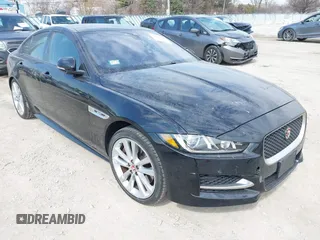 2017 Jaguar XE 35t R-Sport z VIN SAJAL4BV0HA971633, wystawiony jako IAAI lot #41893188 z przebiegiem 68 755 mil mil oraz . Historia ofert i sprzedaży dostępna na DreamBid. Obrazek 1.