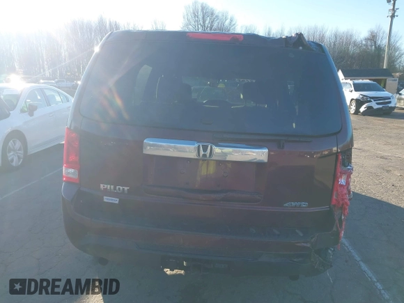 2015 Honda Pilot LX with VIN 5FNYF4H29FB052414, listed as a IAAI auction lot 41087393 with Not Provided miles. Bid and sale history available at carsss.com. Image 16.