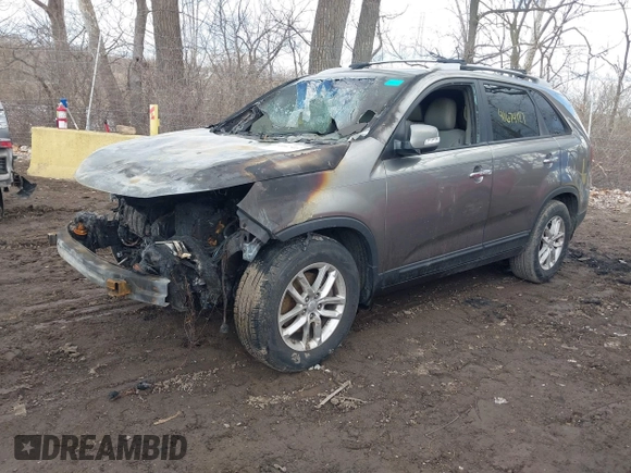 2014 Kia Sorento LX with VIN 5XYKT4A62EG501290, listed as a IAAI auction lot 41674127 with 130,772 mi miles. Bid and sale history available at carsss.com. Image 2.