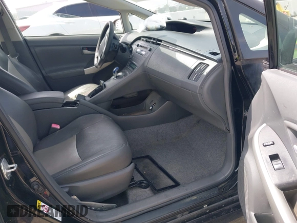 2010 Toyota Prius II with VIN JTDKN3DU1A0208043, listed as a IAAI auction lot 42127145 with 267,194 mi miles. Bid and sale history available at carsss.com. Image 5.