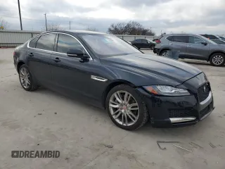 2017 Jaguar XF 35t Prestige with VIN SAJBE4BV6HCY30939, listed as a Copart auction lot 86361114 with 61,814 mi miles and Salvage Title. Bid and sale history available at carsss.com. Image 4.