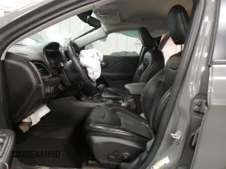 2019 Jeep Cherokee Trailhawk с VIN 1C4PJMBX7KD426213, выставлен на аукционе Copart как лот 54957065 с пробегом 46 066 миль миль и Списание • Salvage title. История ставок и продаж доступна на DreamBid. Изображение 7.