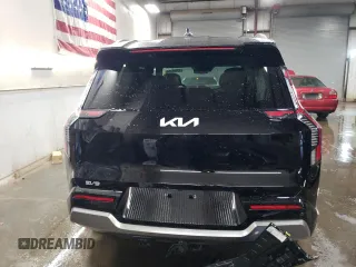 2024 Kia EV9 Land with VIN KNDADFS56R6025029, listed as a Copart auction lot 77346754 with 829 mi miles and Salvage Title. Bid and sale history available at carsss.com. Image 6.