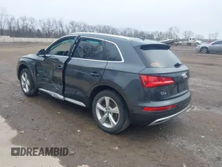 2020 Audi Q5 Premium Plus with VIN WA1BNAFY5L2010054, listed as a IAAI auction lot 41738526 with 83,152 mi miles. Bid and sale history available at carsss.com. Image 3.