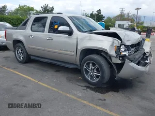 2008 Chevrolet Avalanche LS z VIN 3GNEC12J78G163560, wystawiony jako IAAI lot #42131038 z przebiegiem 74 590 mil mil oraz . Historia ofert i sprzedaży dostępna na DreamBid. Obrazek 1.
