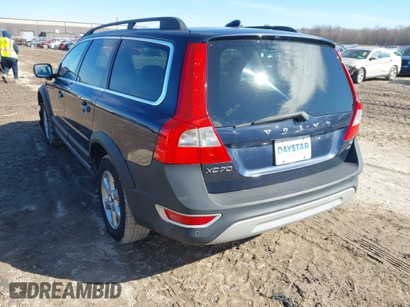 2010 Volvo XC70 3.2L with VIN YV4960BZ5A1078719, listed as a IAAI auction lot 41697871 with 115,608 mi miles and . Bid and sale history available at DreamBid. Image 3.