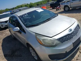 2014 Kia Rio LX with VIN KNADM4A33E6413036, listed as a IAAI auction lot 41982157 with 177,505 mi miles. Bid and sale history available at carsss.com. Image 1.