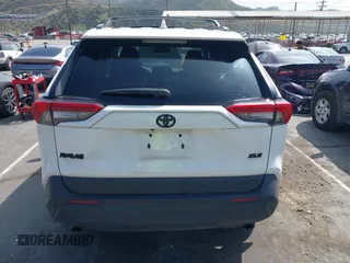 2022 Toyota RAV4 XLE with VIN 2T3W1RFV3NC181386, listed as a IAAI auction lot 41892697 with 133,979 mi miles. Bid and sale history available at carsss.com. Image 16.