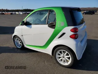 2016 Smart fortwo Passion with VIN WMEEJ9AA7GK842929, listed as a Copart auction lot 77001654 with 47,940 mi miles and Clean title. Bid and sale history available at DreamBid. Image 2.