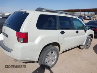 2008 Mitsubishi Endeavor LS with VIN 4A4MN21S28E043499, listed as a IAAI auction lot 41671486 with 194,885 mi miles. Bid and sale history available at carsss.com. Image 4.