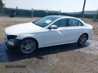 2018 Mercedes-Benz E 300 with VIN WDDZF4KB4JA370171, listed as a IAAI auction lot 42404611 with 92,944 mi miles and . Bid and sale history available at DreamBid. Image 15.