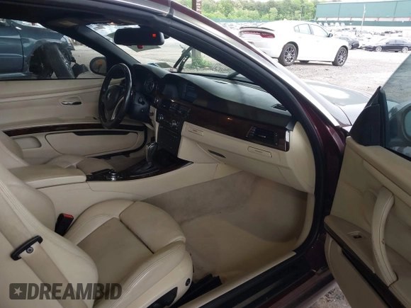 2009 BMW 3 Series 335i с VIN WBAWL73539P182652, выставлен на аукционе IAAI как лот 42333160 с пробегом 110 371 миль миль и . История ставок и продаж доступна на DreamBid. Изображение 5.