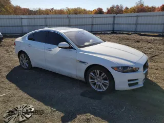 2019 Jaguar XE 25t with VIN SAJAR4FX8KCP52067, listed as a Copart auction lot 76584654 with 82,069 mi miles and Salvage Title. Bid and sale history available at carsss.com. Image 4.