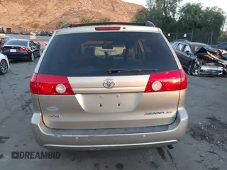 2008 Toyota Sienna XLE with VIN 5TDZK22CX8S186191, listed as a IAAI auction lot 41232329 with 109,103 mi miles. Bid and sale history available at carsss.com. Image 16.