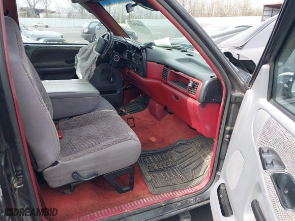 1995 Dodge Ram 1500 with VIN 1B7HC16Y5SS133227, listed as a IAAI auction lot 41853447 with 272,391 mi miles. Bid and sale history available at carsss.com. Image 5.