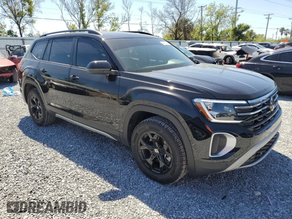 2024 Volkswagen Atlas Peak Edition SE z VIN 1V2CR2CAXRC568110, wystawiony jako Copart lot #48893395 z przebiegiem 10 441 mil mil oraz Nie do naprawy • Non repairable. Historia ofert i sprzedaży dostępna na DreamBid. Obrazek 4.