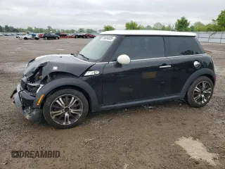 2012 MINI Hardtop S z VIN WMWSV3C57CTY25391, wystawiony jako Copart lot #59684835 z przebiegiem 217 246 mil mil oraz Szkoda całkowita • Salvage title. Historia ofert i sprzedaży dostępna na DreamBid. Obrazek 1.