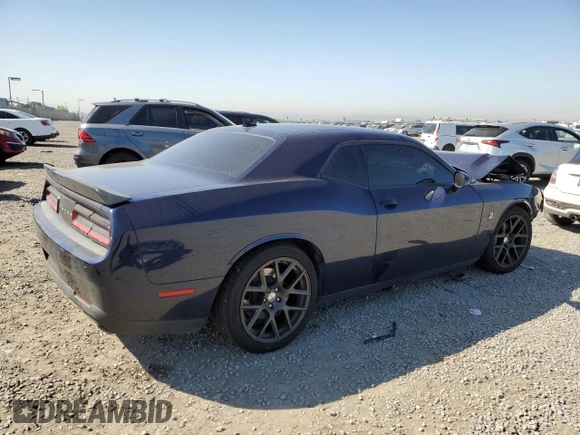 2016 Dodge Challenger R/T Scat Pack z VIN 2C3CDZFJ2GH284912, wystawiony jako Copart lot #52723285 z przebiegiem 130 996 mil mil oraz Szkody całkowita. Historia ofert i sprzedaży dostępna na DreamBid. Obrazek 3.