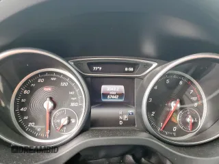 2018 Mercedes-Benz CLA 250 z VIN WDDSJ4EB6JN505705, wystawiony jako Copart lot #57476655 z przebiegiem 57 442 mil mil oraz Szkoda całkowita • Salvage title. Historia ofert i sprzedaży dostępna na DreamBid. Obrazek 9.